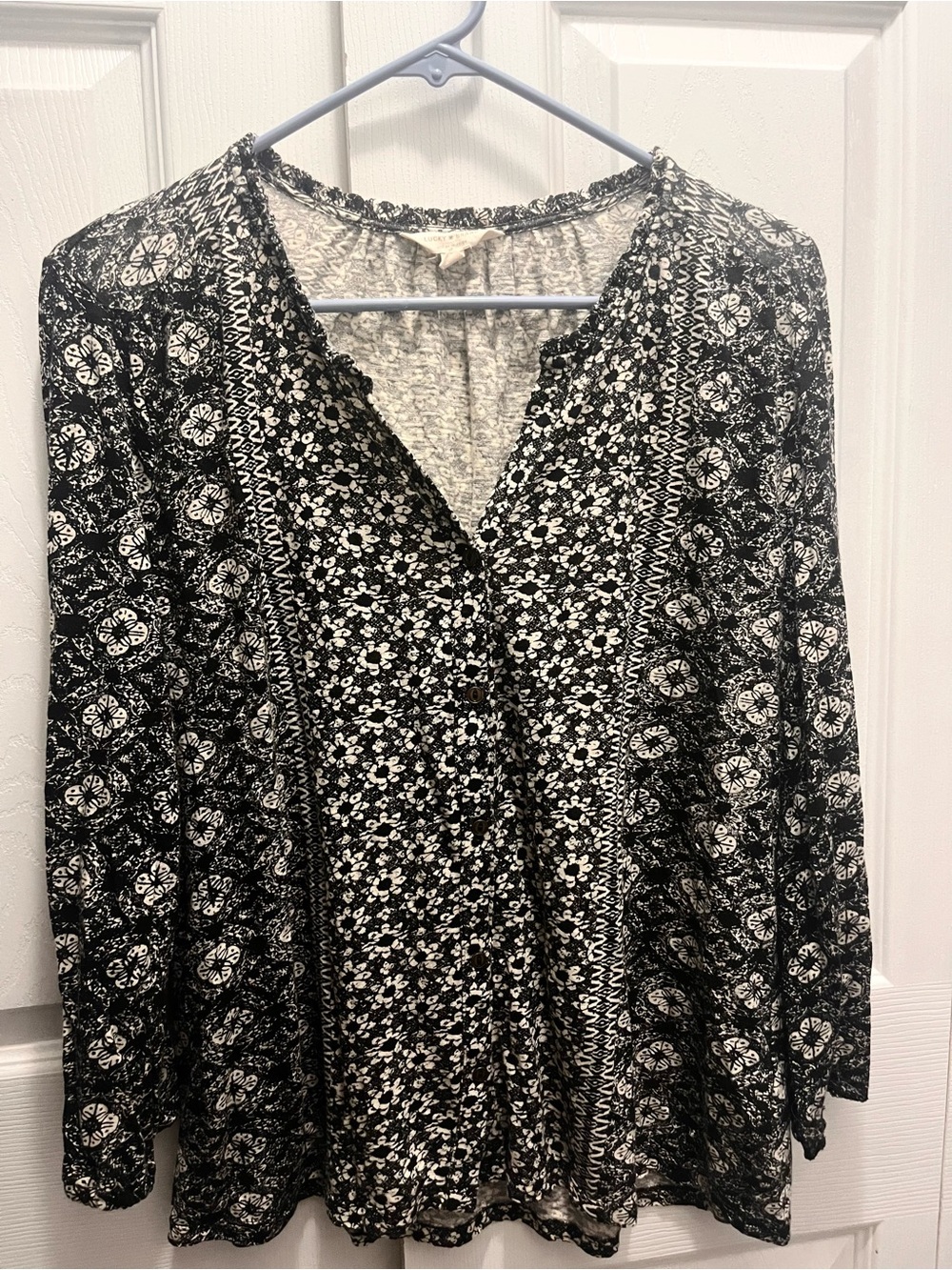 Long Sleeve Black and white floral blouse